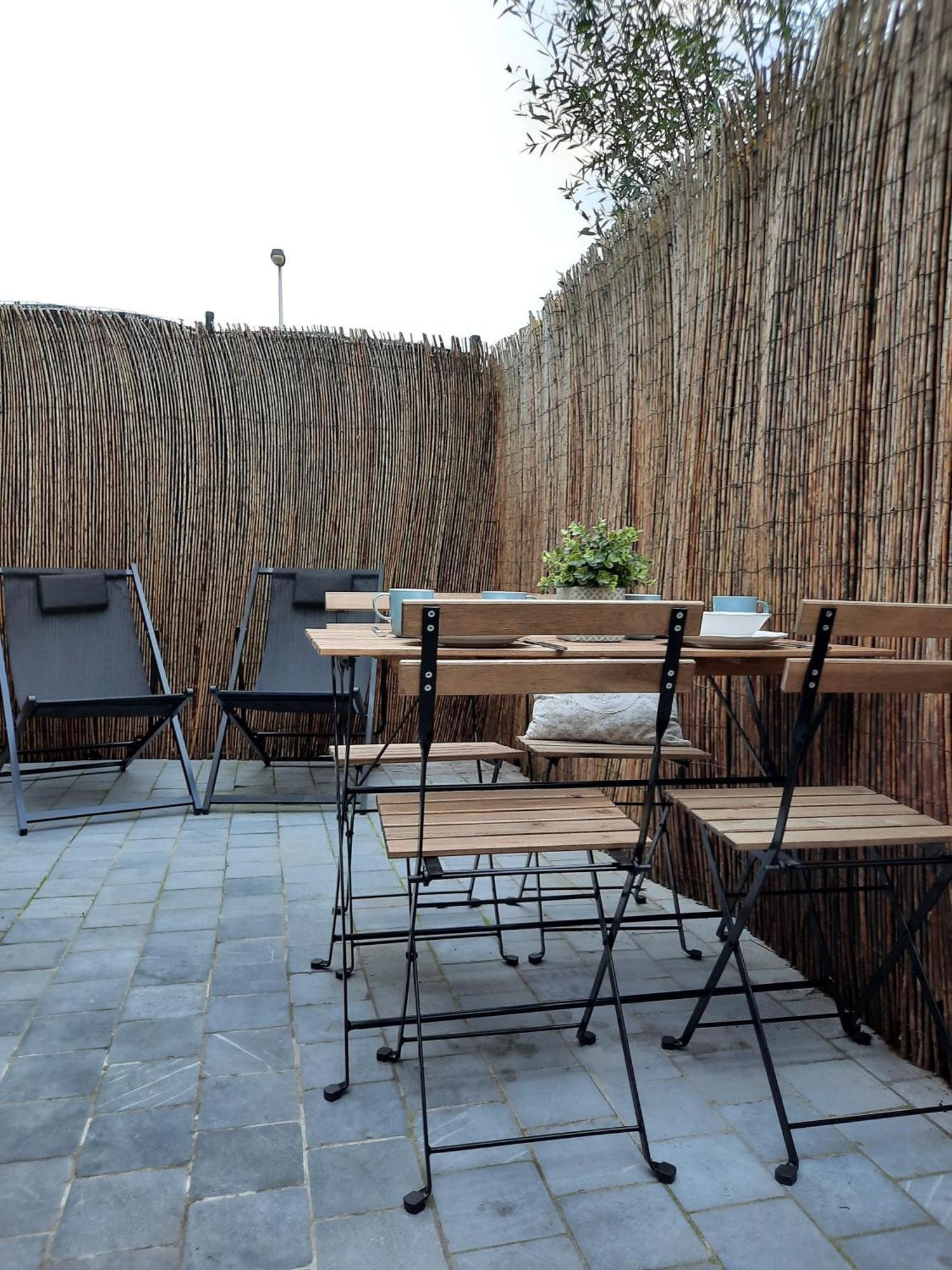 Casa-Cosi: Flats with Parking, Terraces & Garden Pool Aparthotel Lokeren Exterior photo