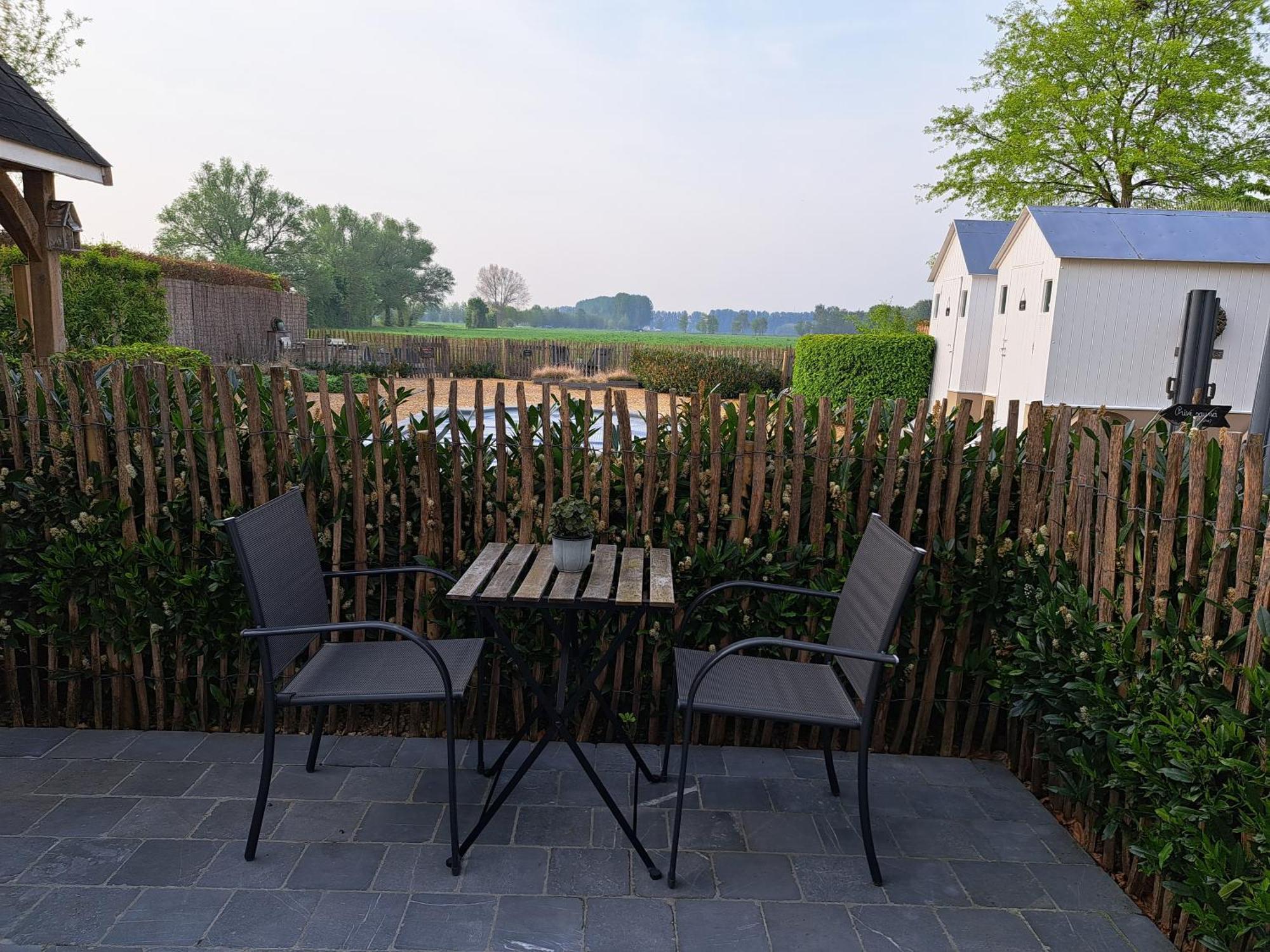 Casa-Cosi: Flats with Parking, Terraces & Garden Pool Aparthotel Lokeren Exterior photo