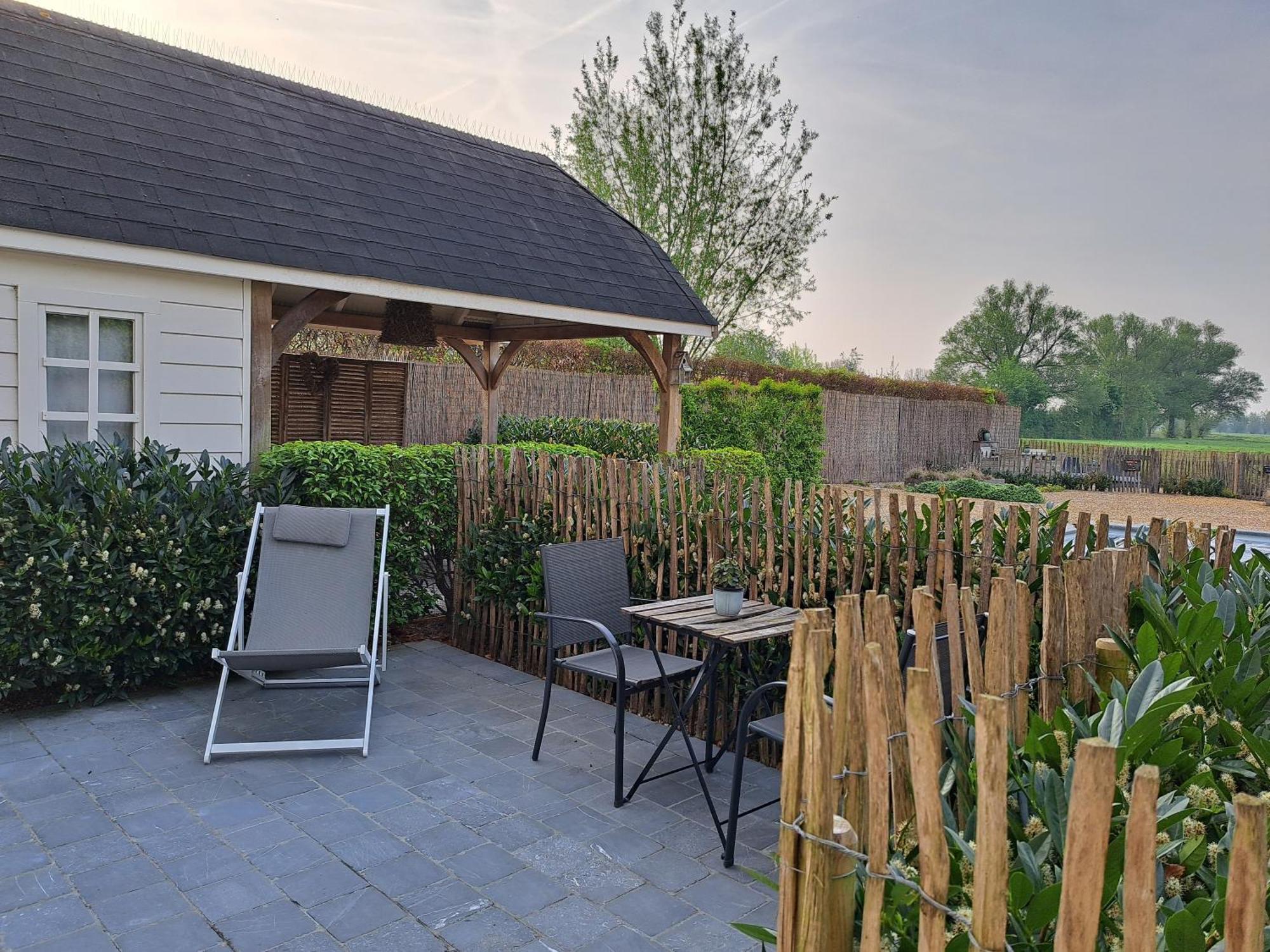Casa-Cosi: Flats with Parking, Terraces & Garden Pool Aparthotel Lokeren Exterior photo
